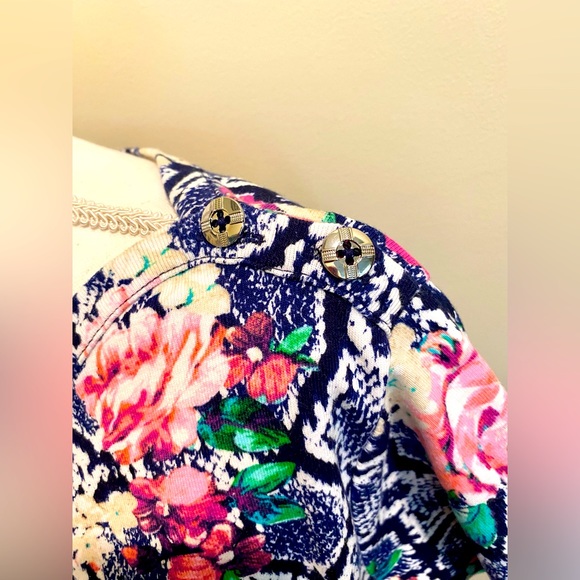 Top - Picture 3 of 5